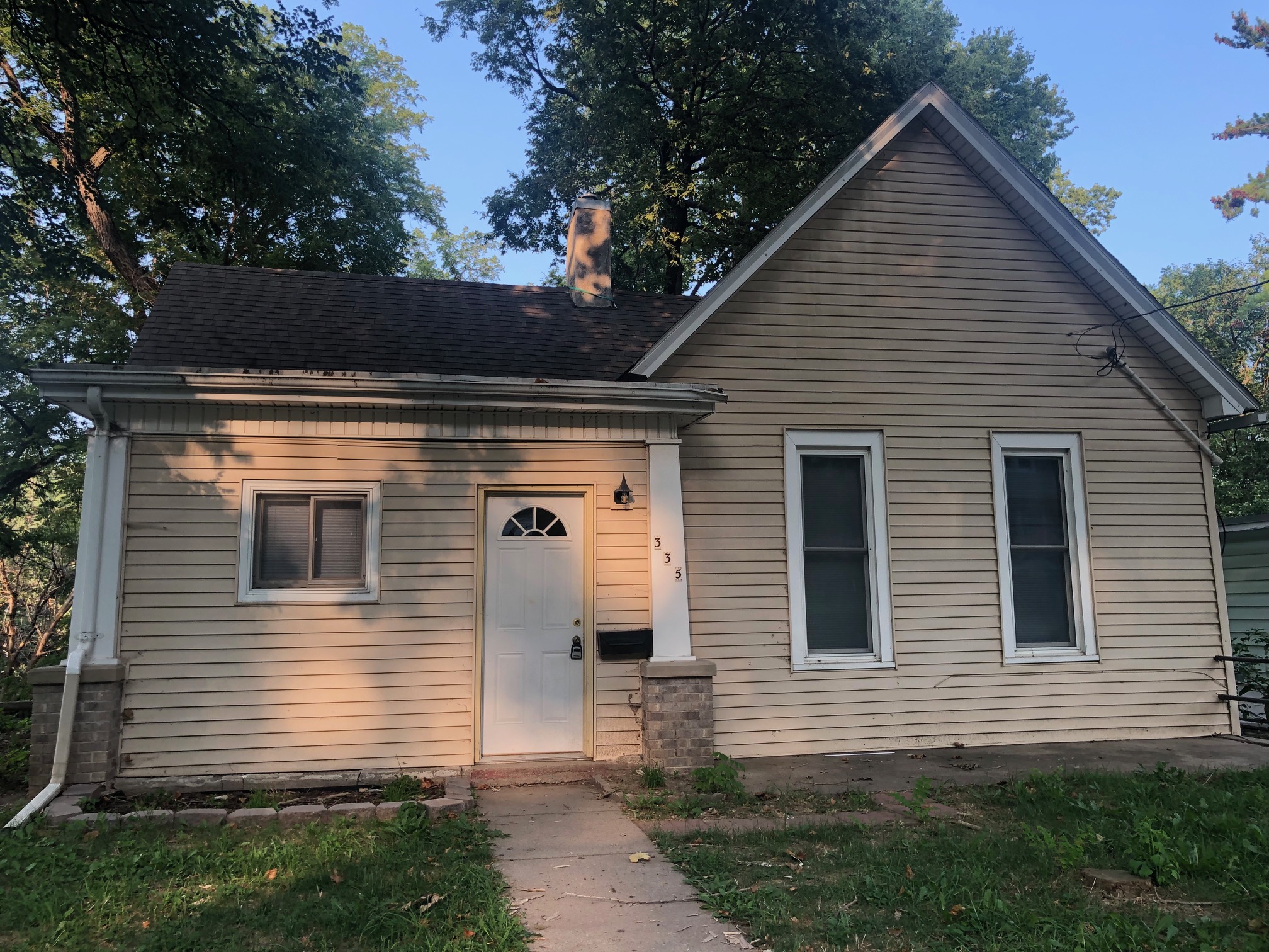 Property main image