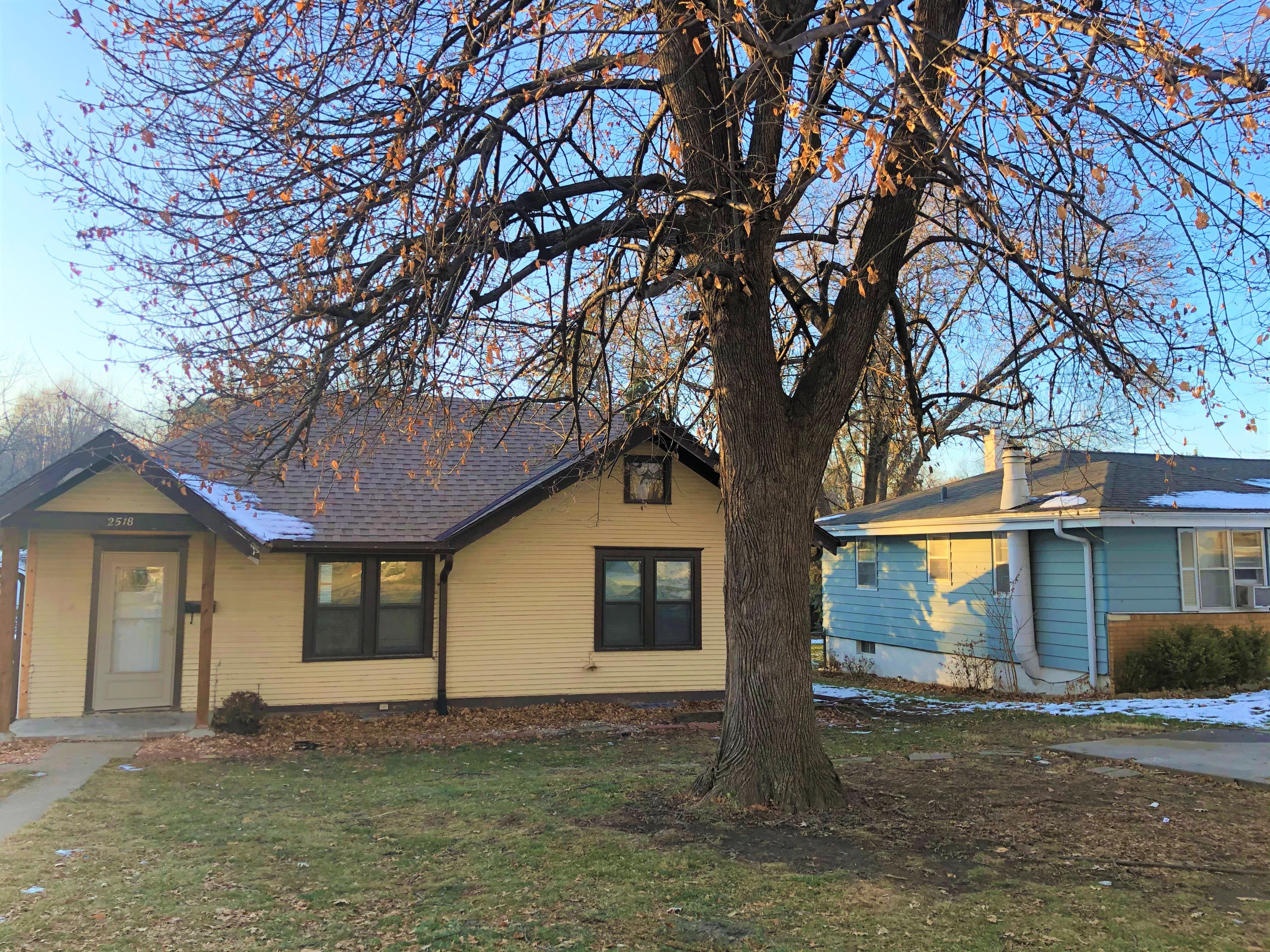 Property main image