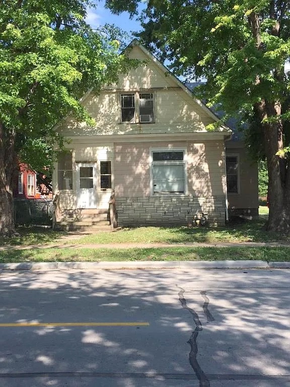 717 S 8th Street
