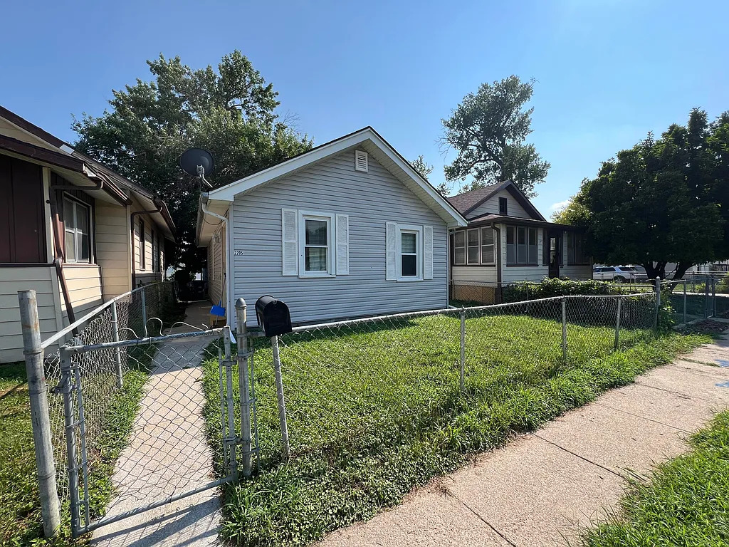 Property thumbnail image